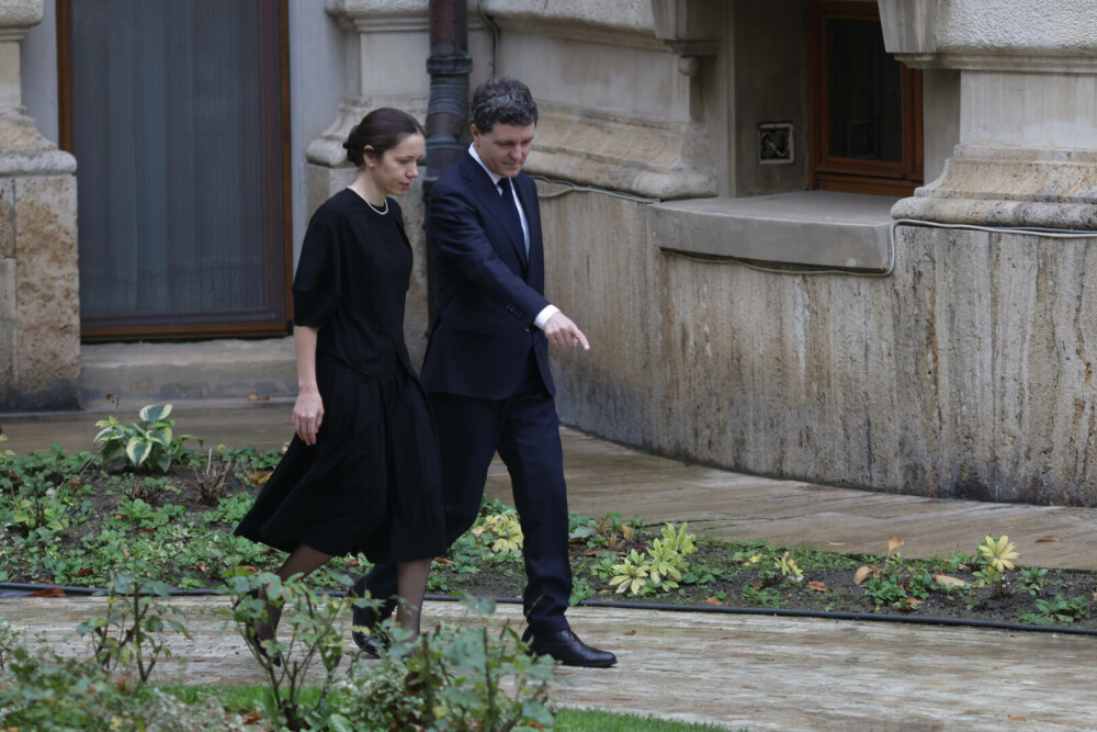 Moment istoric. Românii își iau rămas-bun de la ultimul domn al Moldovei, Grigore Alexandru Ghyka. GALERIE FOTO - Imaginea 3