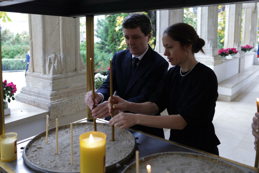 Moment istoric. Românii își iau rămas-bun de la ultimul domn al Moldovei, Grigore Alexandru Ghyka. GALERIE FOTO - Imaginea 6