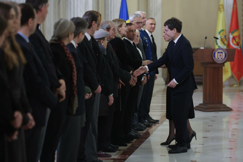 Moment istoric. Românii își iau rămas-bun de la ultimul domn al Moldovei, Grigore Alexandru Ghyka. GALERIE FOTO - Imaginea 9