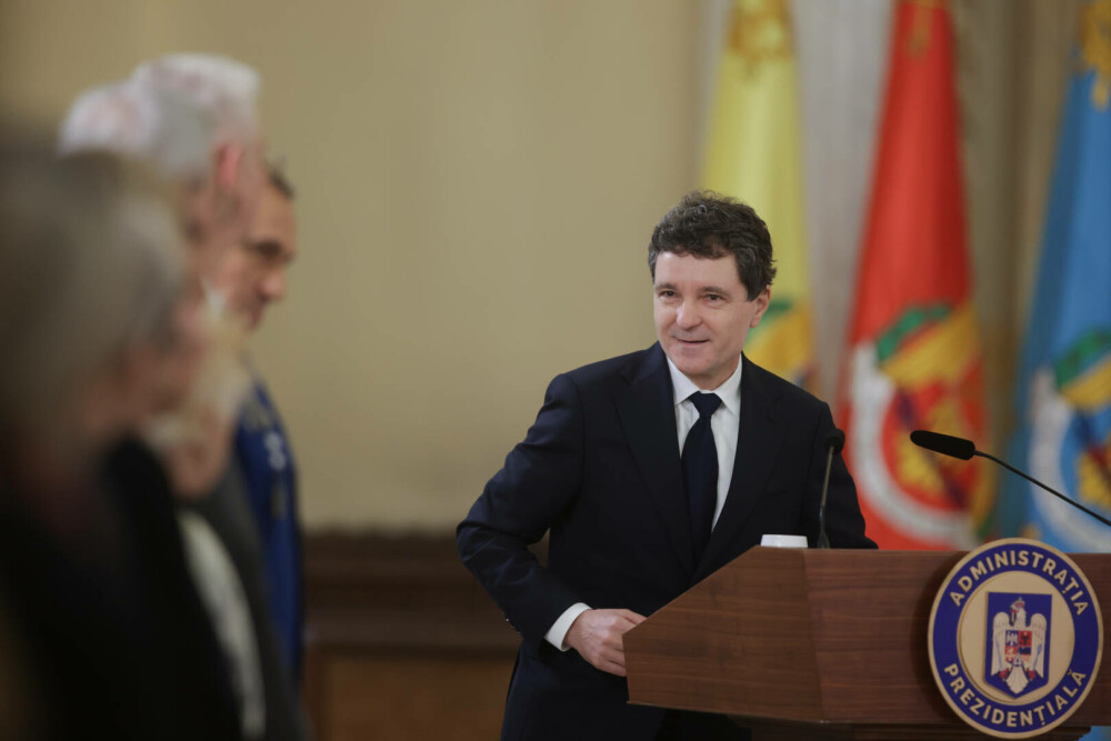 Moment istoric. Românii își iau rămas-bun de la ultimul domn al Moldovei, Grigore Alexandru Ghyka. GALERIE FOTO - Imaginea 16