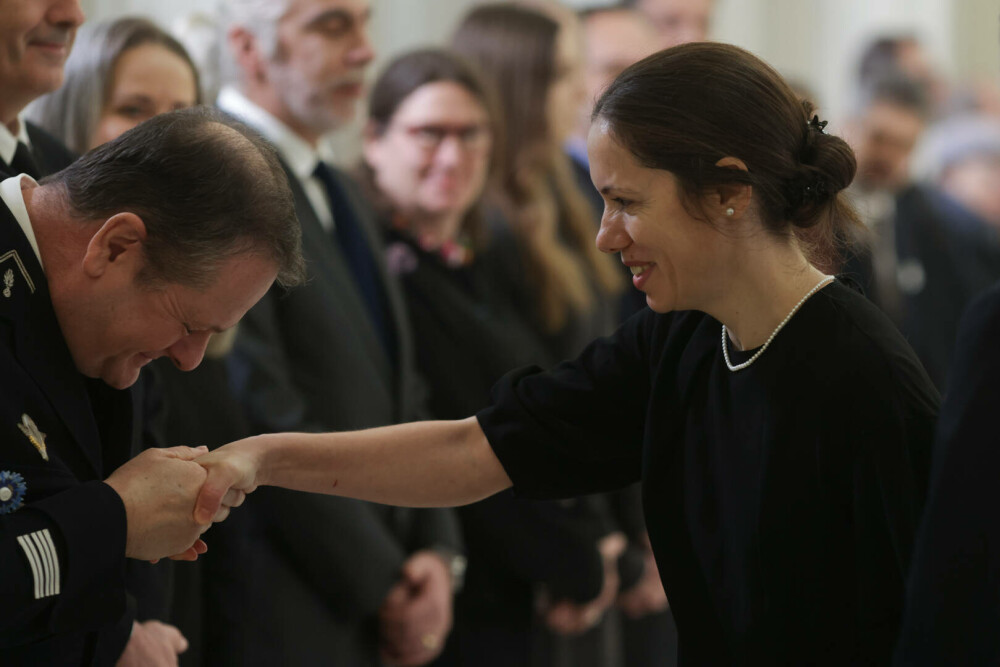 Moment istoric. Românii își iau rămas-bun de la ultimul domn al Moldovei, Grigore Alexandru Ghyka. GALERIE FOTO - Imaginea 18