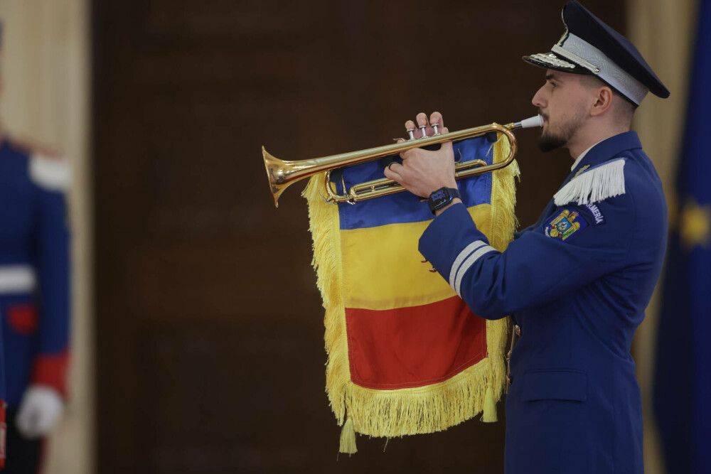 Moment istoric. Românii își iau rămas-bun de la ultimul domn al Moldovei, Grigore Alexandru Ghyka. GALERIE FOTO - Imaginea 20