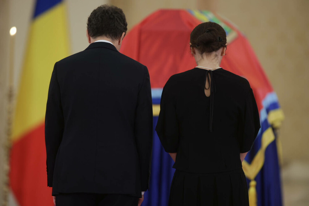 Moment istoric. Românii își iau rămas-bun de la ultimul domn al Moldovei, Grigore Alexandru Ghyka. GALERIE FOTO - Imaginea 23