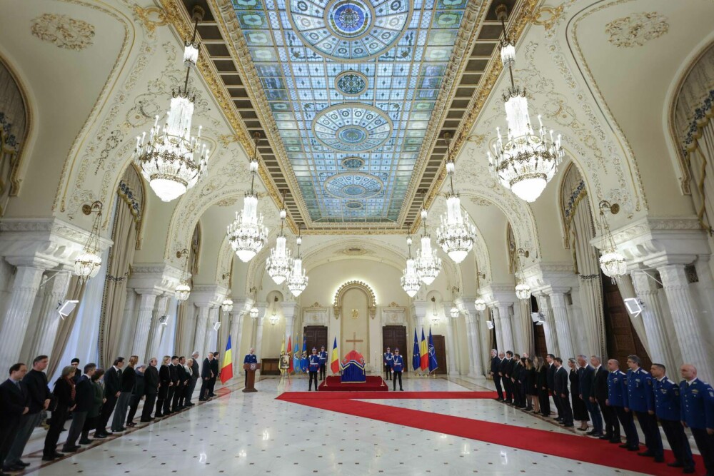 Moment istoric. Românii își iau rămas-bun de la ultimul domn al Moldovei, Grigore Alexandru Ghyka. GALERIE FOTO - Imaginea 34