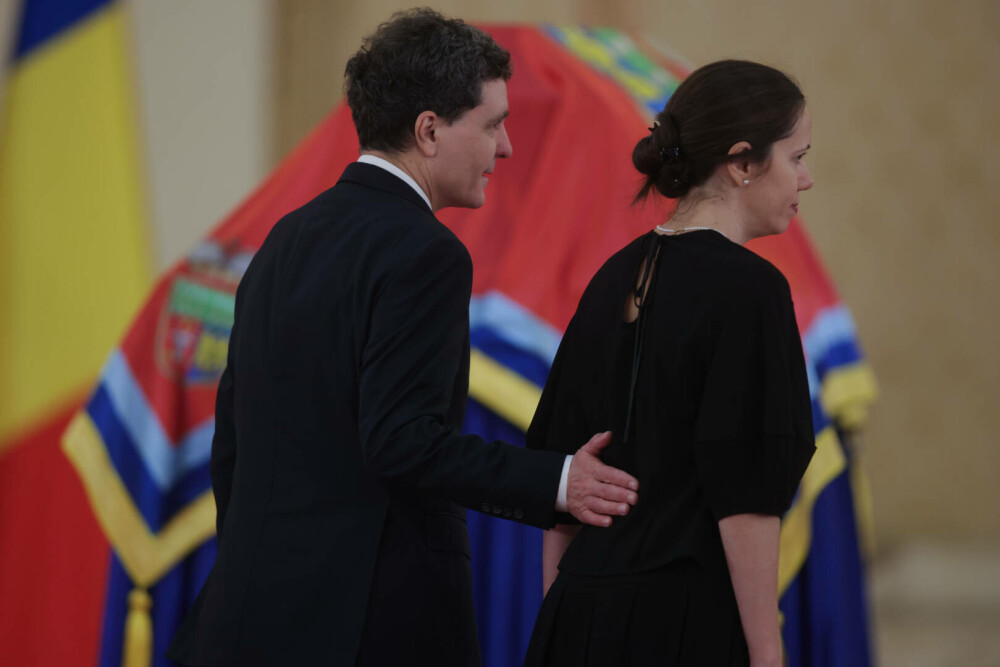 Moment istoric. Românii își iau rămas-bun de la ultimul domn al Moldovei, Grigore Alexandru Ghyka. GALERIE FOTO - Imaginea 36