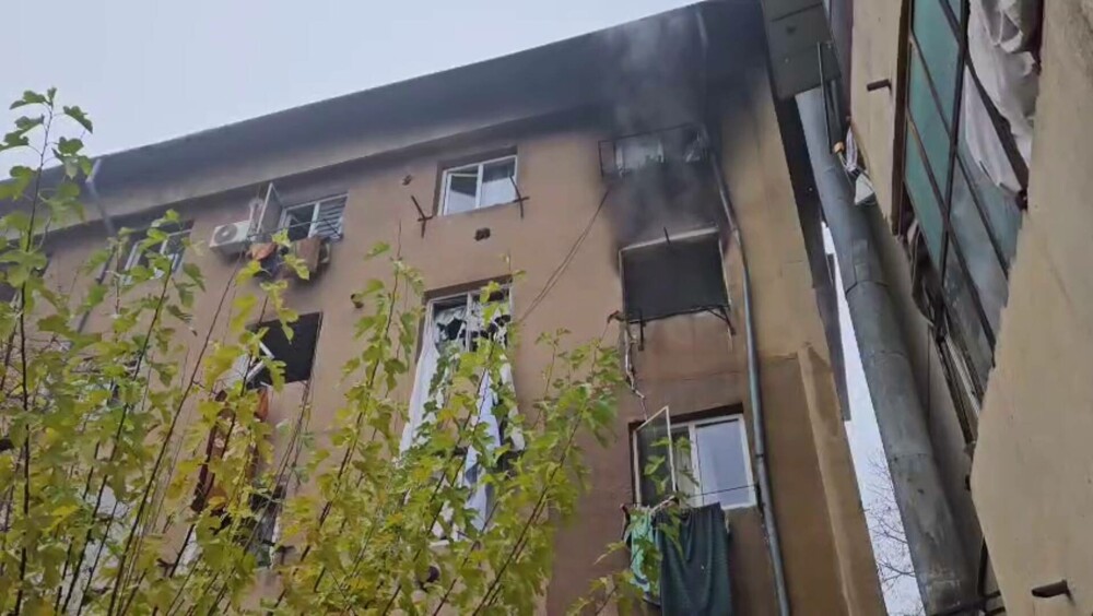 Explozie urmată de incendiu, într-un bloc din Balș, produsă de o butelie GPL. Două persoane au suferit arsuri - Imaginea 2