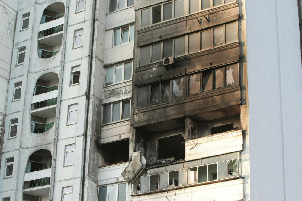 VIDEO. Ucraina a bombardat portul rus Novorossiisk de la Marea Neagră, iar Rusia a devastat Kievul, omorând patru oameni - Imaginea 2