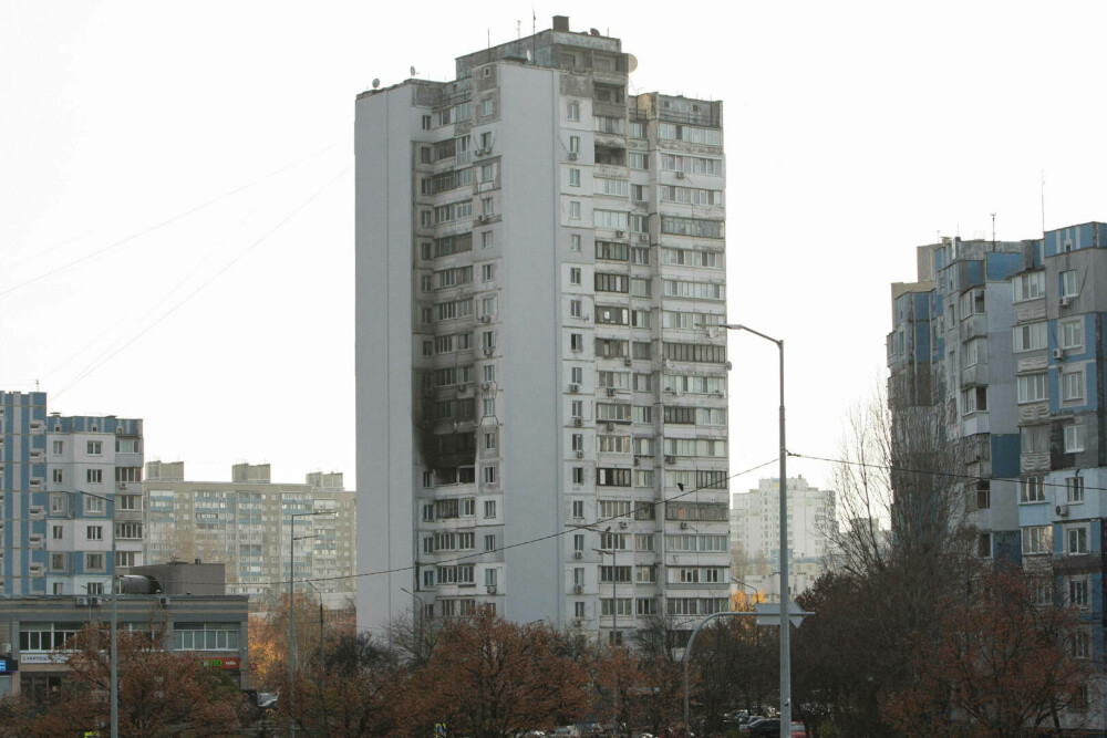 VIDEO. Ucraina a bombardat portul rus Novorossiisk de la Marea Neagră, iar Rusia a devastat Kievul, omorând patru oameni - Imaginea 6