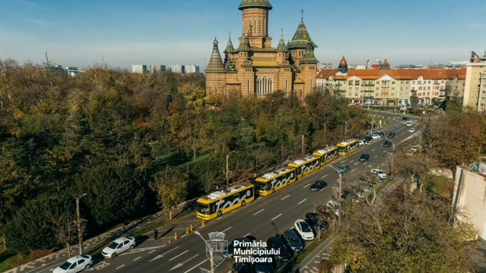 Cum arată noile troleibuze electrice de 352 milioane lei din Timișoara. Au o lungime de 12 metri. GALERIE FOTO - Imaginea 8