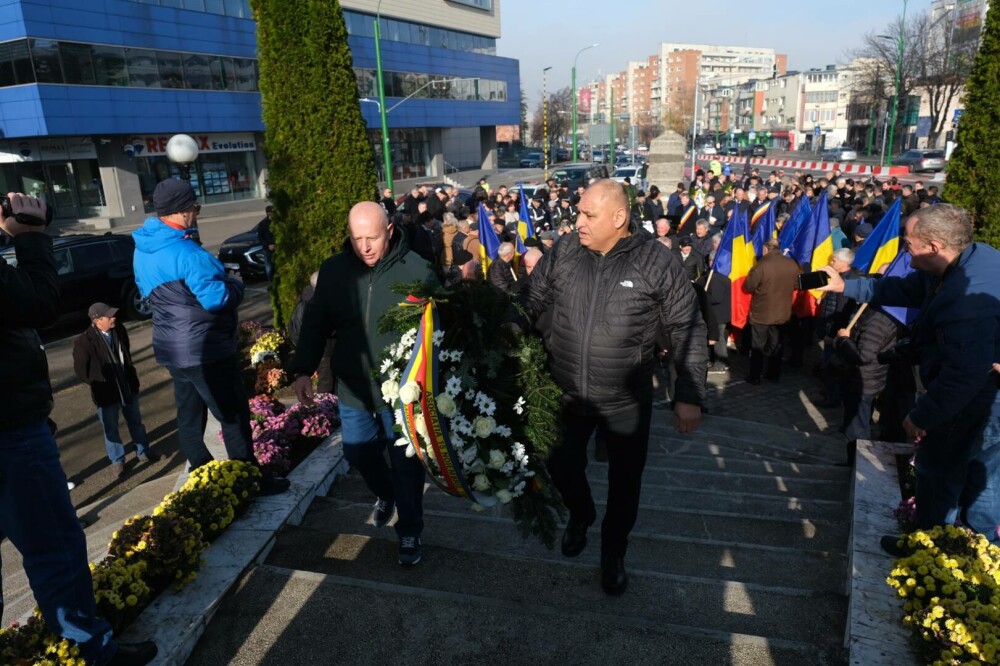 Brașovul a marcat 38 de ani de la revolta anticomunistă din 1987, primul strigăt care a zguduit regimul lui Nicolae Ceaușescu - Imaginea 6