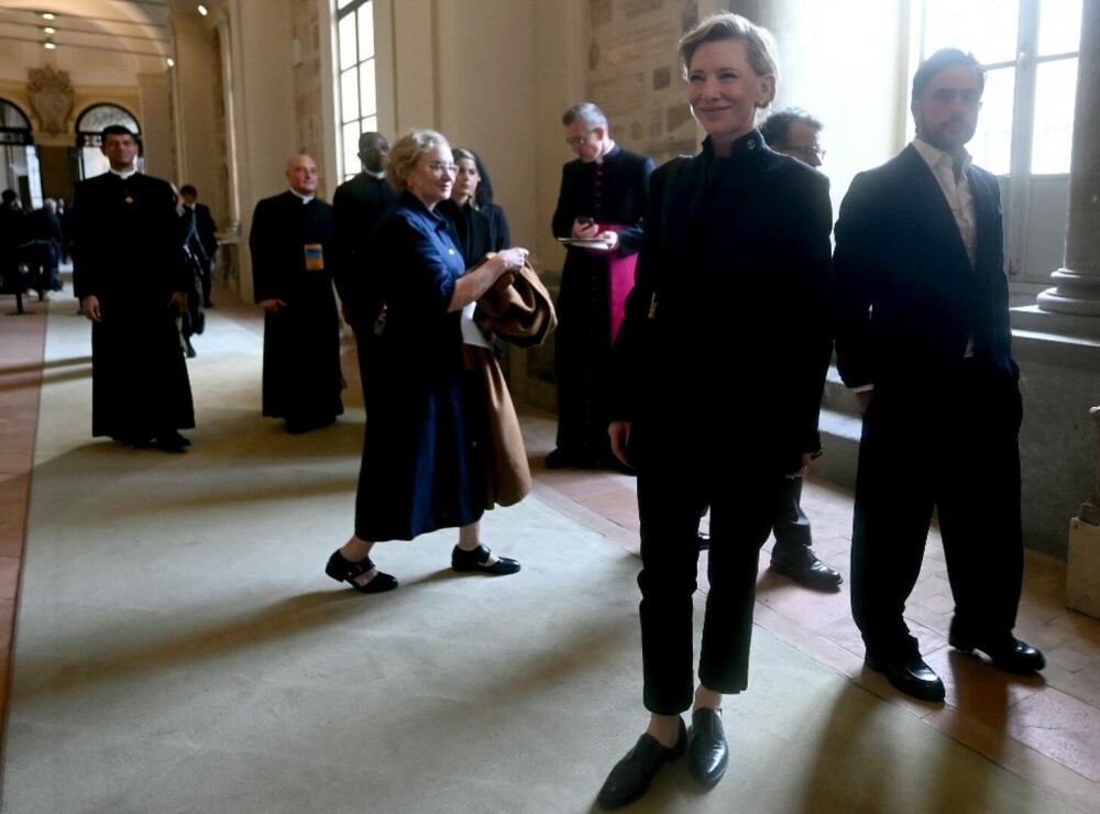 Monica Bellucci, apariție de senzație la Vatican. Zeci de vedete de la Hollywood s-au întâlnit cu Papa Leon | GALERIE FOTO - Imaginea 12