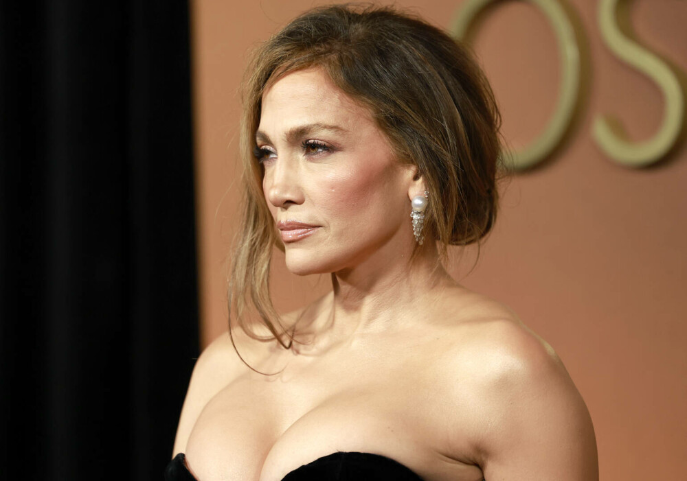 Jennifer Lopez, apariție plină de eleganță la Governors Awards 2025. Ce ținută a purtat. GALERIE FOTO - Imaginea 8