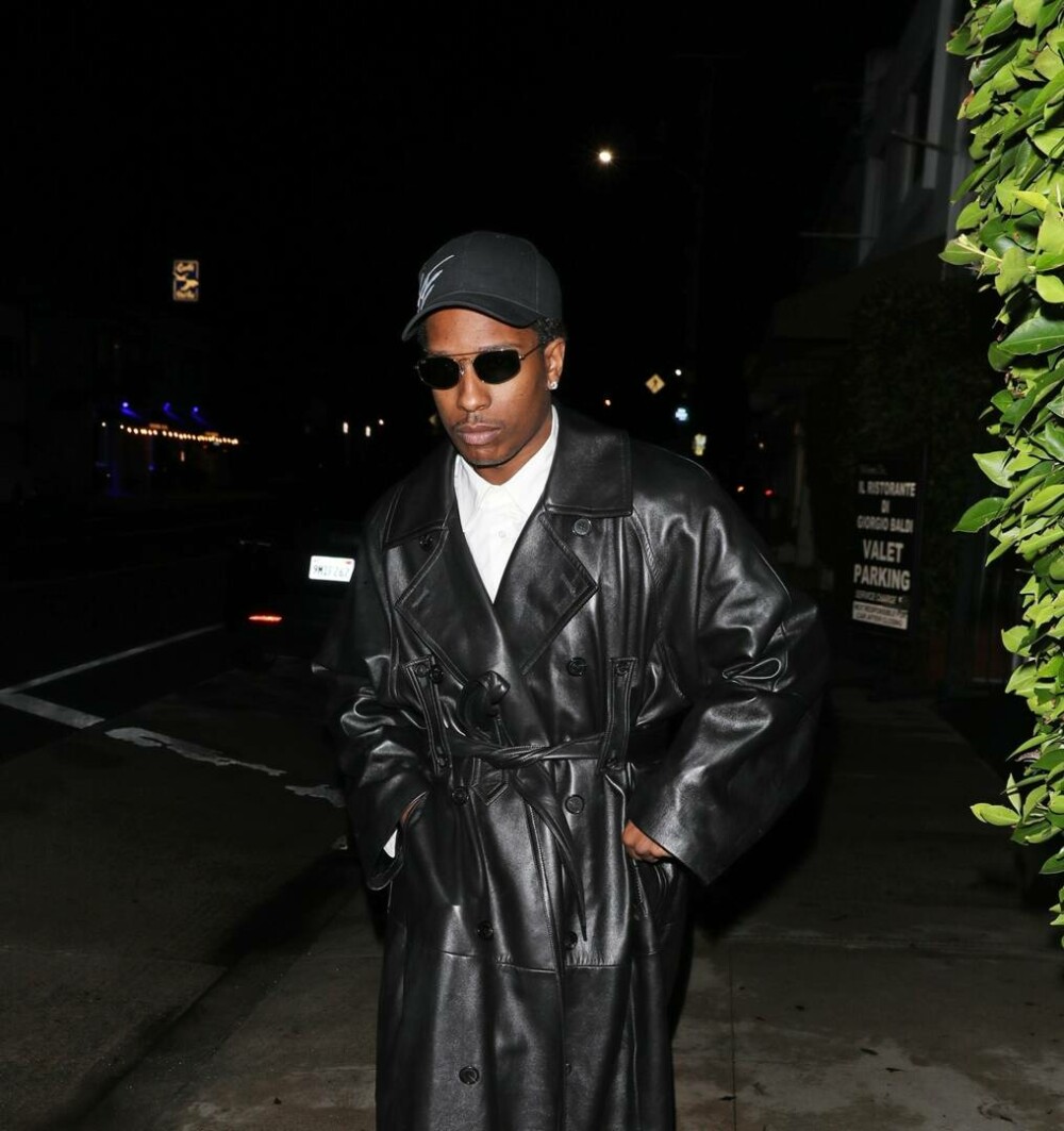 Rihanna și A$AP Rocky surprinși la o cină romantică în Santa Monica. Cum arată artista la scurt timp după naștere. FOTO - Imaginea 1