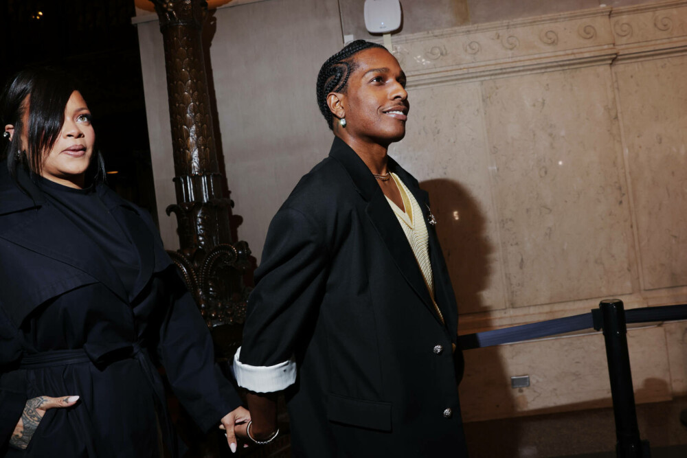 Rihanna și A$AP Rocky surprinși la o cină romantică în Santa Monica. Cum arată artista la scurt timp după naștere. FOTO - Imaginea 11