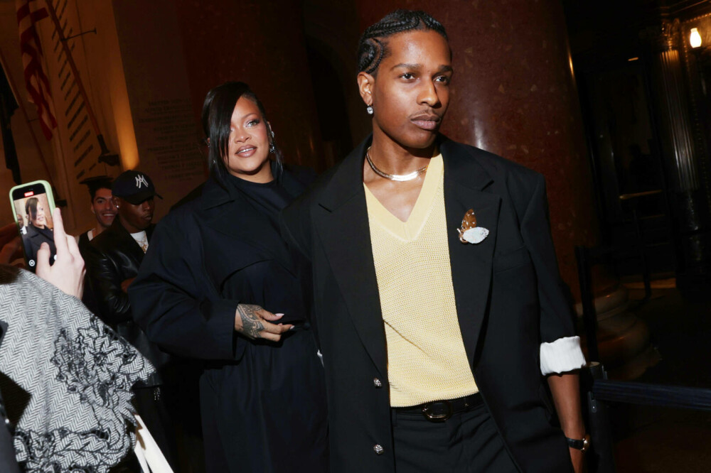 Rihanna și A$AP Rocky surprinși la o cină romantică în Santa Monica. Cum arată artista la scurt timp după naștere. FOTO - Imaginea 12