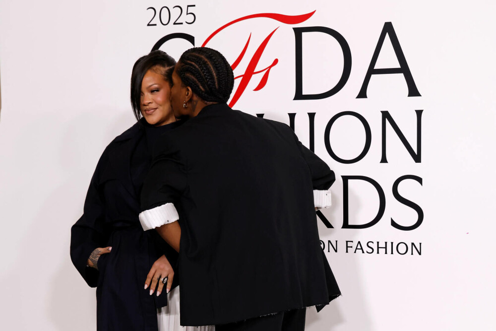 Rihanna și A$AP Rocky surprinși la o cină romantică în Santa Monica. Cum arată artista la scurt timp după naștere. FOTO - Imaginea 15