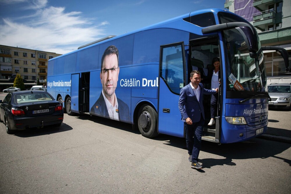 Cine este Cătălin Drulă, candidatul USR la Primăria Capitalei, despre care unii liberali au spus că ”nu e om, e câine” - Imaginea 8