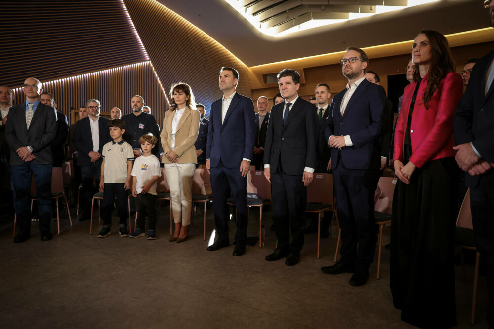 Cine este Cătălin Drulă, candidatul USR la Primăria Capitalei, despre care unii liberali au spus că ”nu e om, e câine” - Imaginea 19