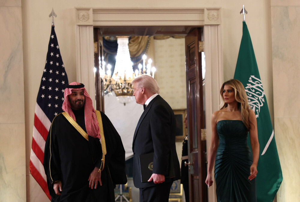 Melania Trump, apariție remarcabilă la brațul lui Donald Trump, de Ziua Recunoștinței. Ce ținută a purtat. GALERIE FOTO - Imaginea 34