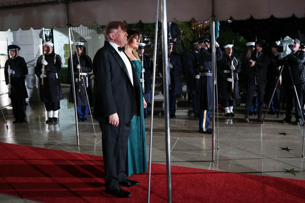 Melania Trump, apariție remarcabilă la brațul lui Donald Trump, de Ziua Recunoștinței. Ce ținută a purtat. GALERIE FOTO - Imaginea 37