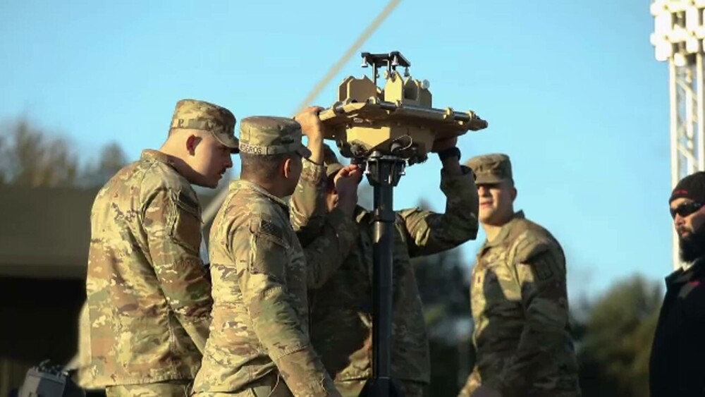 Militarii români au testat pentru prima dată în Polonia „vânătorul de drone”, produs de SUA. Este folosit deja în Ucraina - Imaginea 1