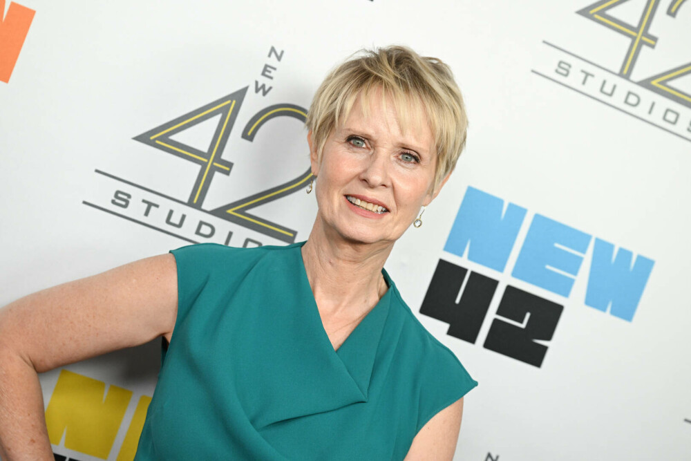 Cynthia Nixon, actrița din Sex and the City, apariție îndrăzneață la 59 de ani, la premiera unui serial. FOTO - Imaginea 24