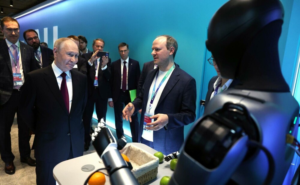 Un robot a dansat pe o melodie rusească în fața lui Vladimir Putin. Reacția liderului de la Kremlin. FOTO&VIDEO - Imaginea 5