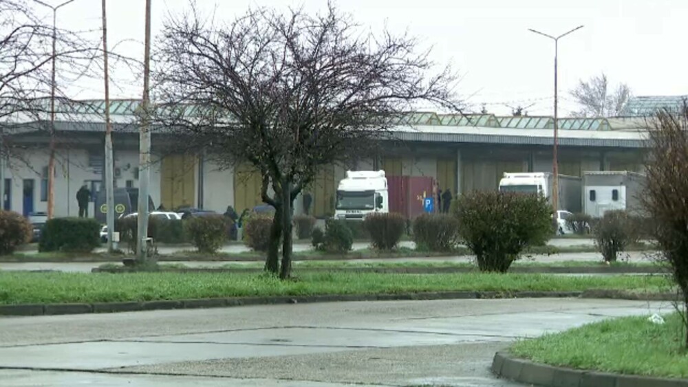 Două persoane reținute în cazul camionului încărcat cu muniţie de război la granița cu România. De unde ar fi venit armele - Imaginea 4