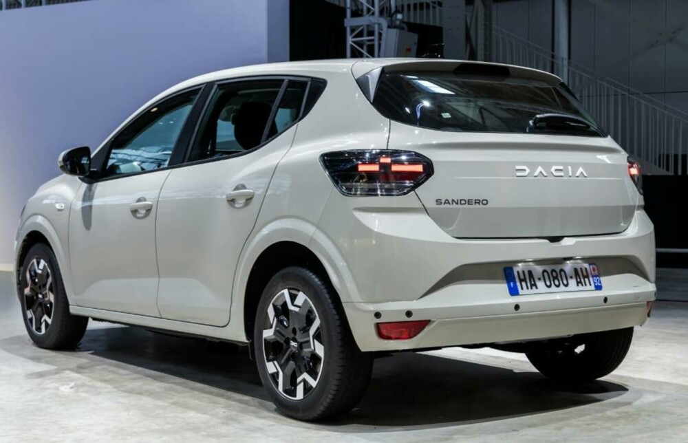Cum va arăta Dacia Sandero în 2026. Varianta hibridă, cea mai importantă noutate - FOTO - Imaginea 2