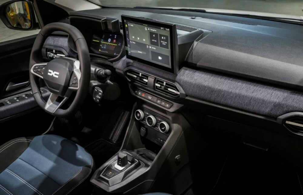 Cum va arăta Dacia Sandero în 2026. Varianta hibridă, cea mai importantă noutate - FOTO - Imaginea 3