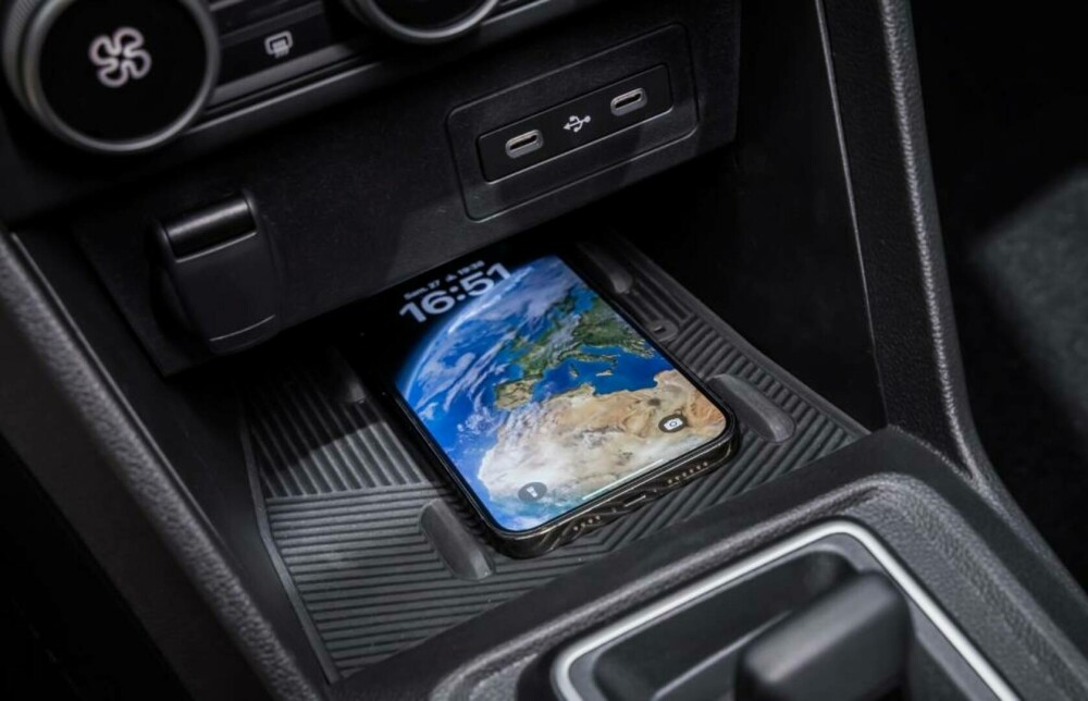 Cum va arăta Dacia Sandero în 2026. Varianta hibridă, cea mai importantă noutate - FOTO - Imaginea 5