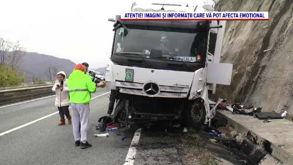 VIDEO. O șoferiță, cu doi copii în mașină, a intrat în plin într-un TIR, în Mehedinți. Momentul impactului terifiant - Imaginea 2