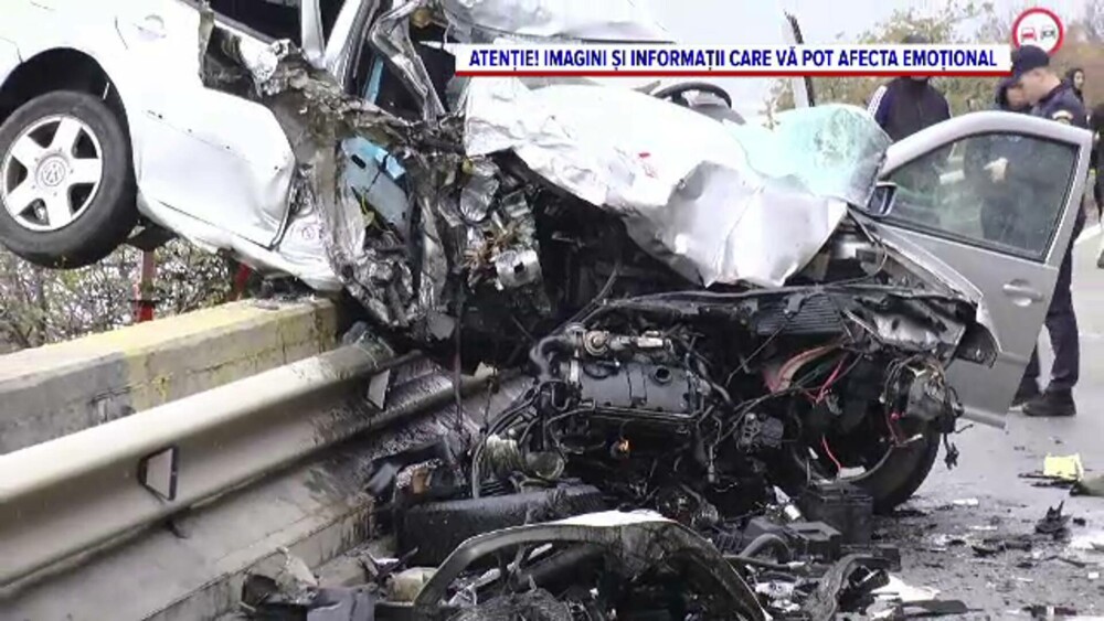 VIDEO. O șoferiță, cu doi copii în mașină, a intrat în plin într-un TIR, în Mehedinți. Momentul impactului terifiant - Imaginea 4