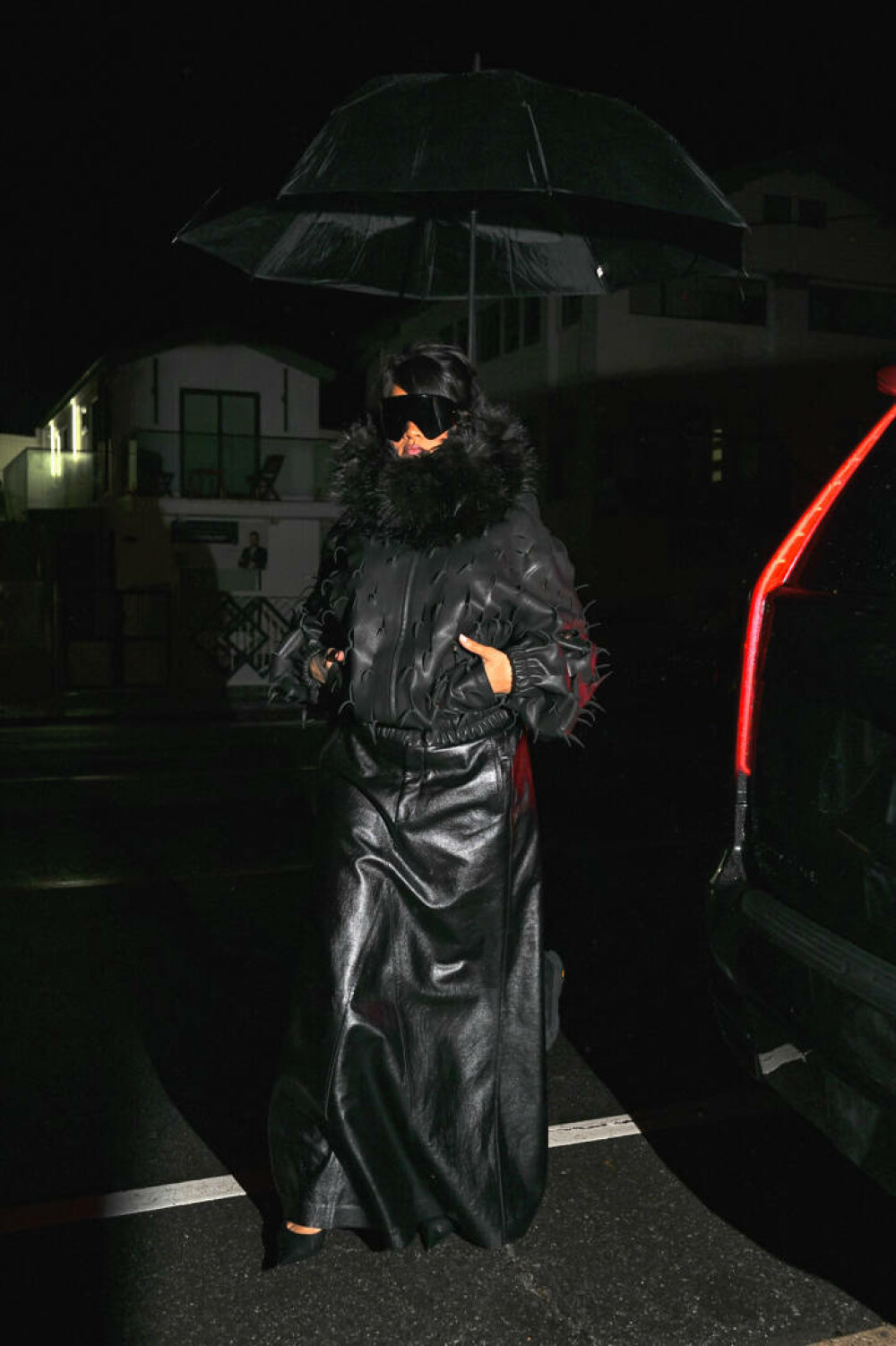 Rihanna, apariție îndrăzneață pe străzile din Los Angeles. Ce ținută a ales. GALERIE FOTO - Imaginea 12