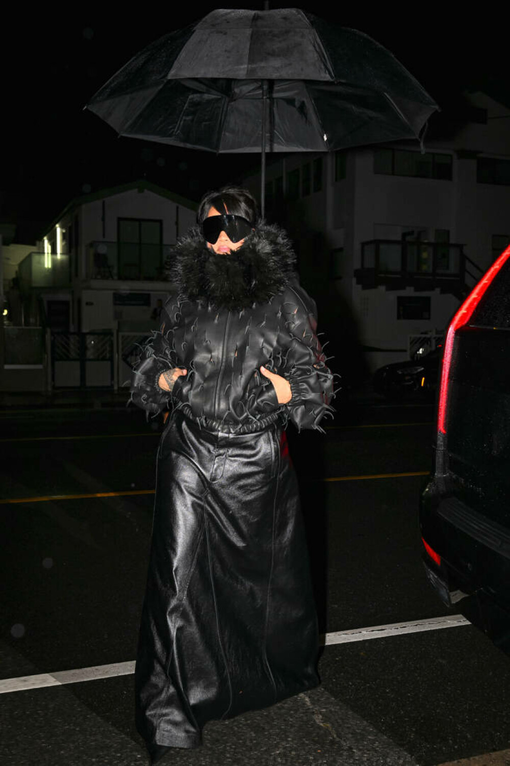 Rihanna, apariție îndrăzneață pe străzile din Los Angeles. Ce ținută a ales. GALERIE FOTO - Imaginea 14