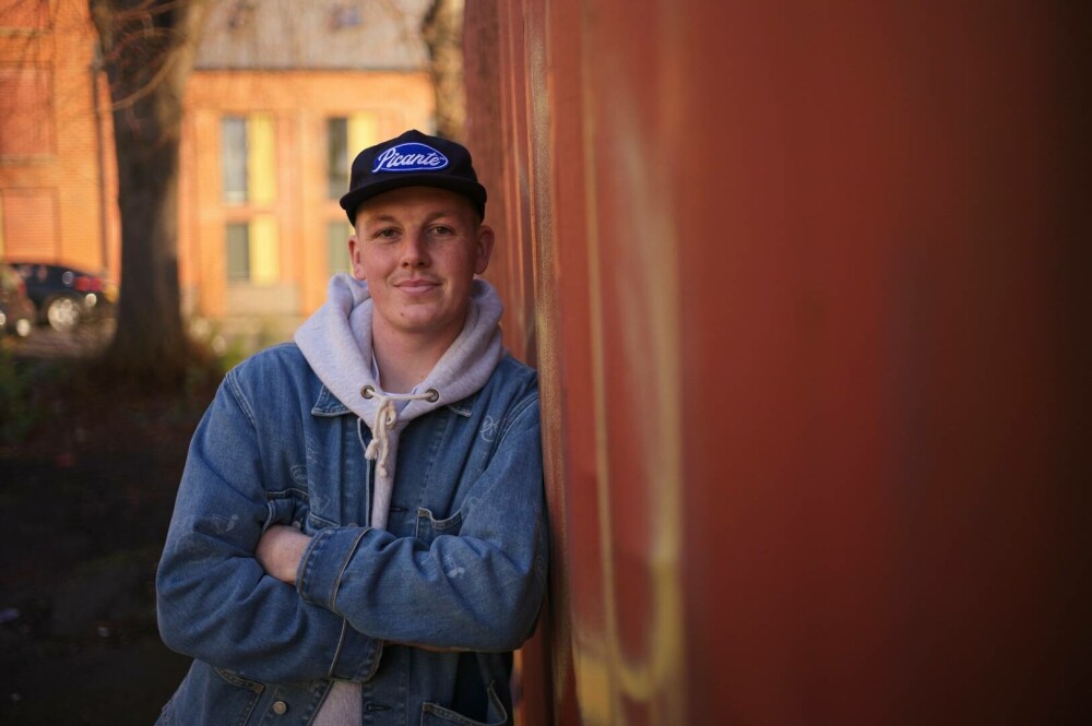 Un bărbat a renunțat la armată, iar acum câștigă până la 30.000 de lire pe lună: „Fac profit în zece secunde”. Cum reușește - Imaginea 1