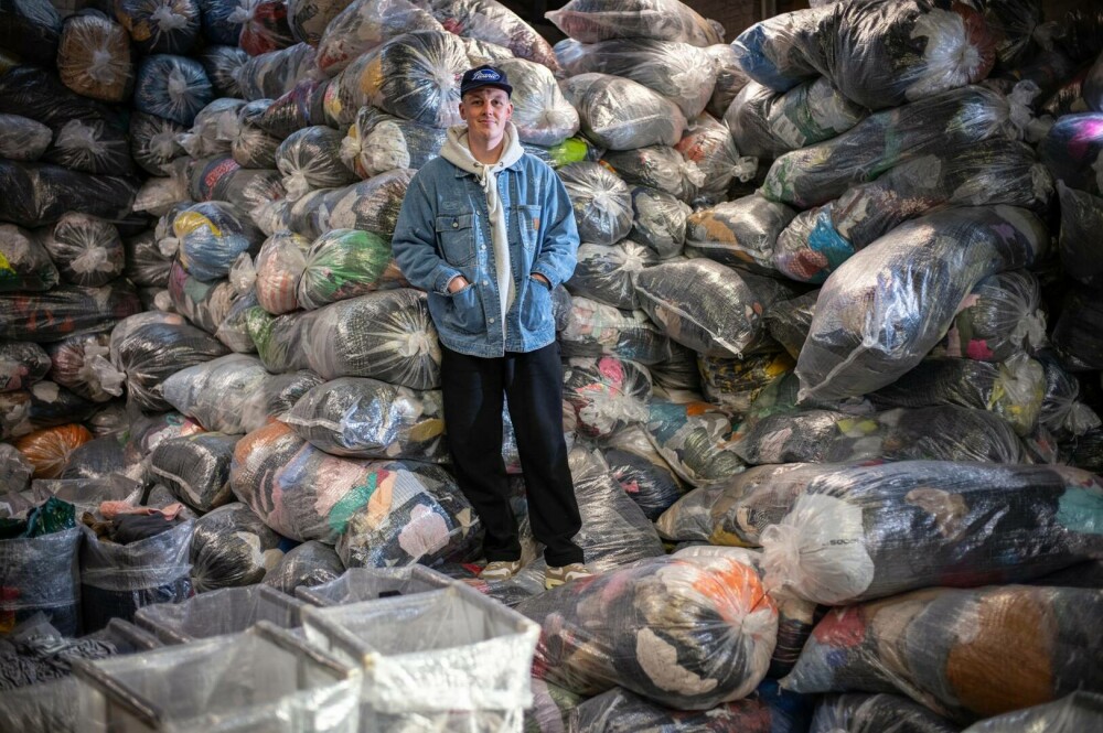 Un bărbat a renunțat la armată, iar acum câștigă până la 30.000 de lire pe lună: „Fac profit în zece secunde”. Cum reușește - Imaginea 3