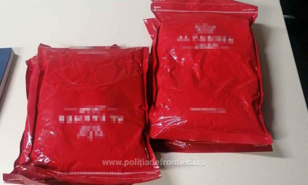 Descoperire surprinzătoare pe Aeroportul Otopeni. Ce ascundeau în bagaje trei pasageri. GALERIE FOTO - Imaginea 1