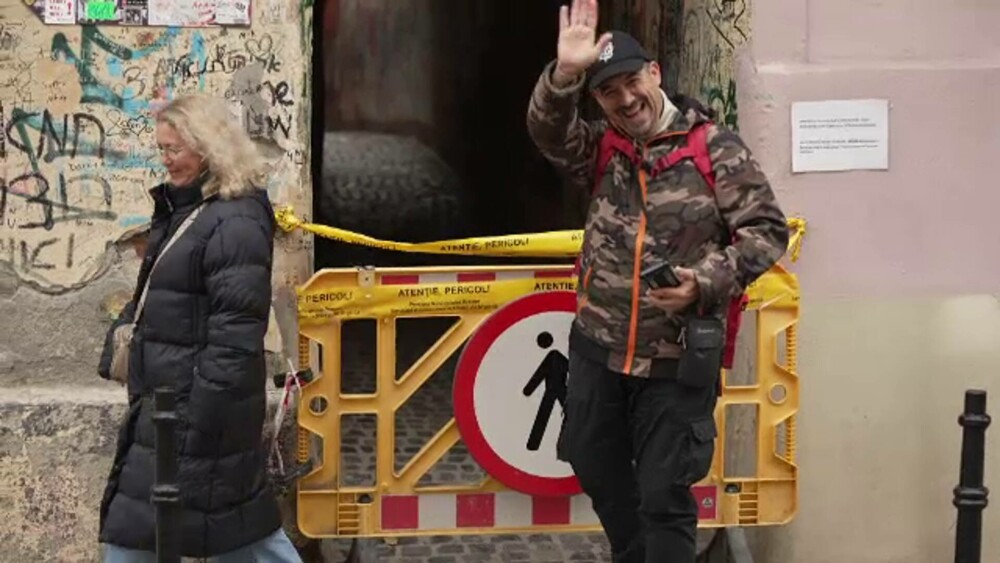 Reacția unui turist străin în Brașov, când a aflat că nu poate vizita Strada Sforii: „Sunt aici doar o zi” - Imaginea 2