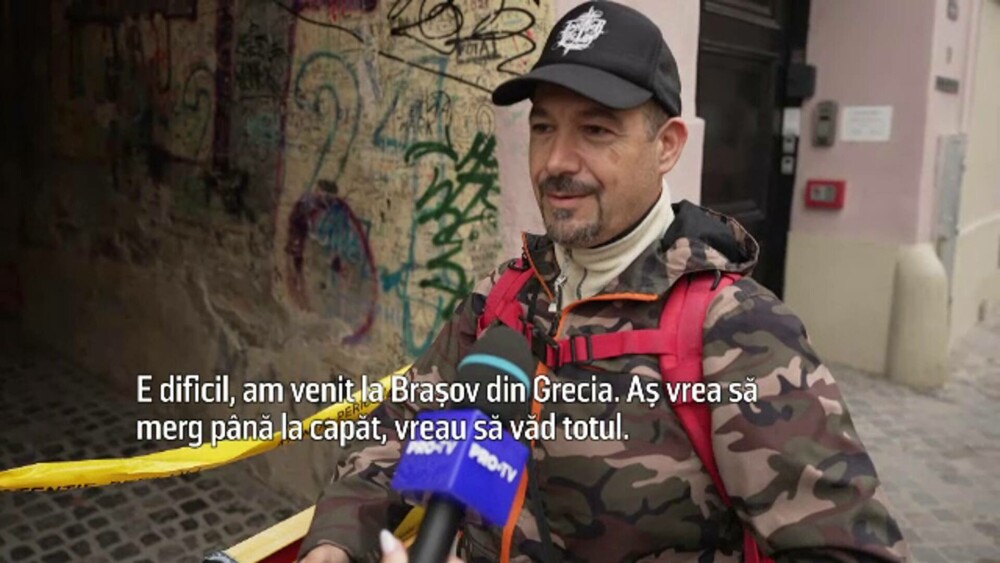 Reacția unui turist străin în Brașov, când a aflat că nu poate vizita Strada Sforii: „Sunt aici doar o zi” - Imaginea 3