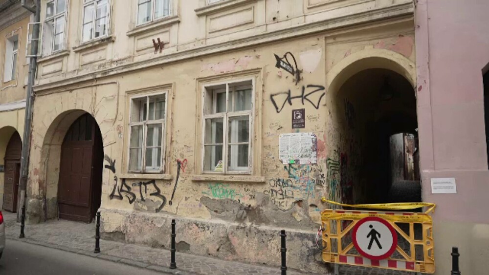 Reacția unui turist străin în Brașov, când a aflat că nu poate vizita Strada Sforii: „Sunt aici doar o zi” - Imaginea 7