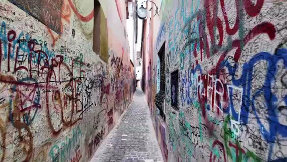 Reacția unui turist străin în Brașov, când a aflat că nu poate vizita Strada Sforii: „Sunt aici doar o zi” - Imaginea 8