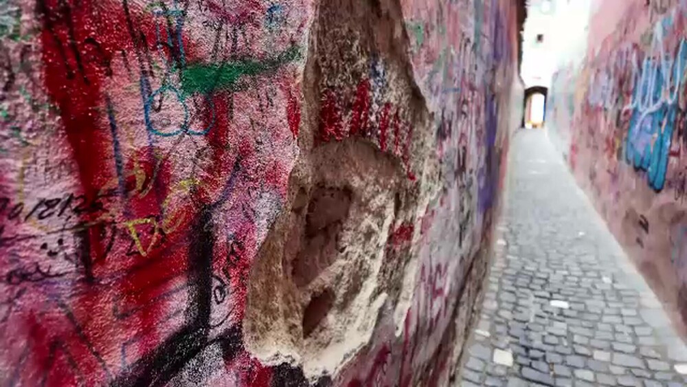 Reacția unui turist străin în Brașov, când a aflat că nu poate vizita Strada Sforii: „Sunt aici doar o zi” - Imaginea 10