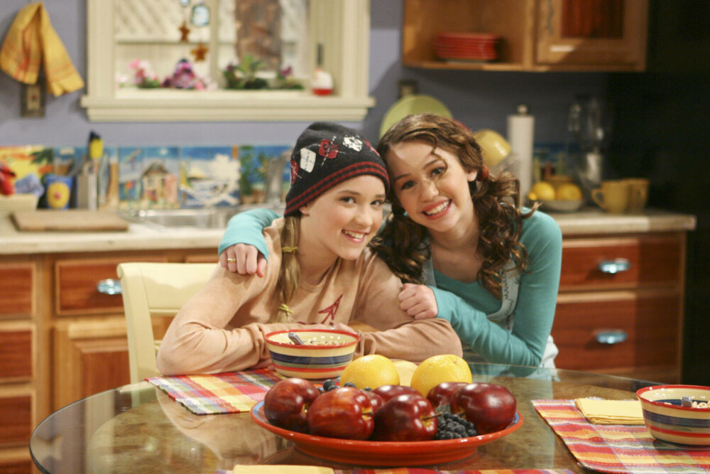 Miley Cyrus împlinește 33 de ani. Detalii neștiute despre viața și cariera artistei. GALERIE FOTO - Imaginea 47