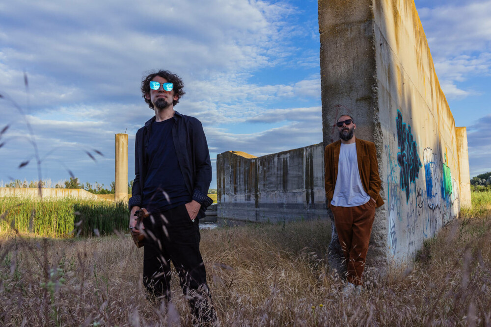 Noul album al românilor de la Balkan Taksim, ”Acide balkanique”, e o călătorie fascinantă în universul muzical al Balcanilor - Imaginea 1