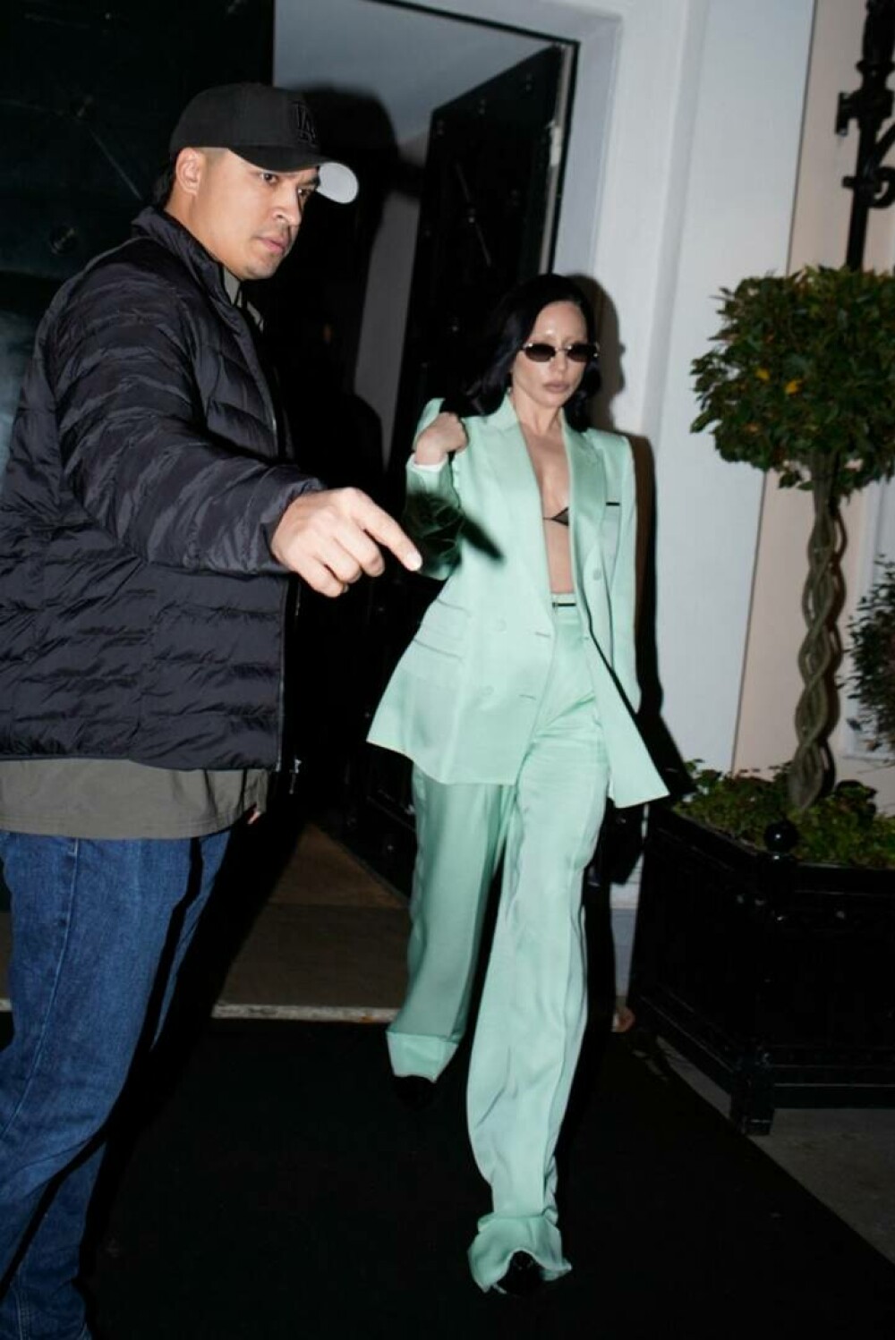 Lady Gaga, plină de eleganță pe străzile din Paris. Ținuta cu care a atras toate privirile. GALERIE FOTO - Imaginea 13