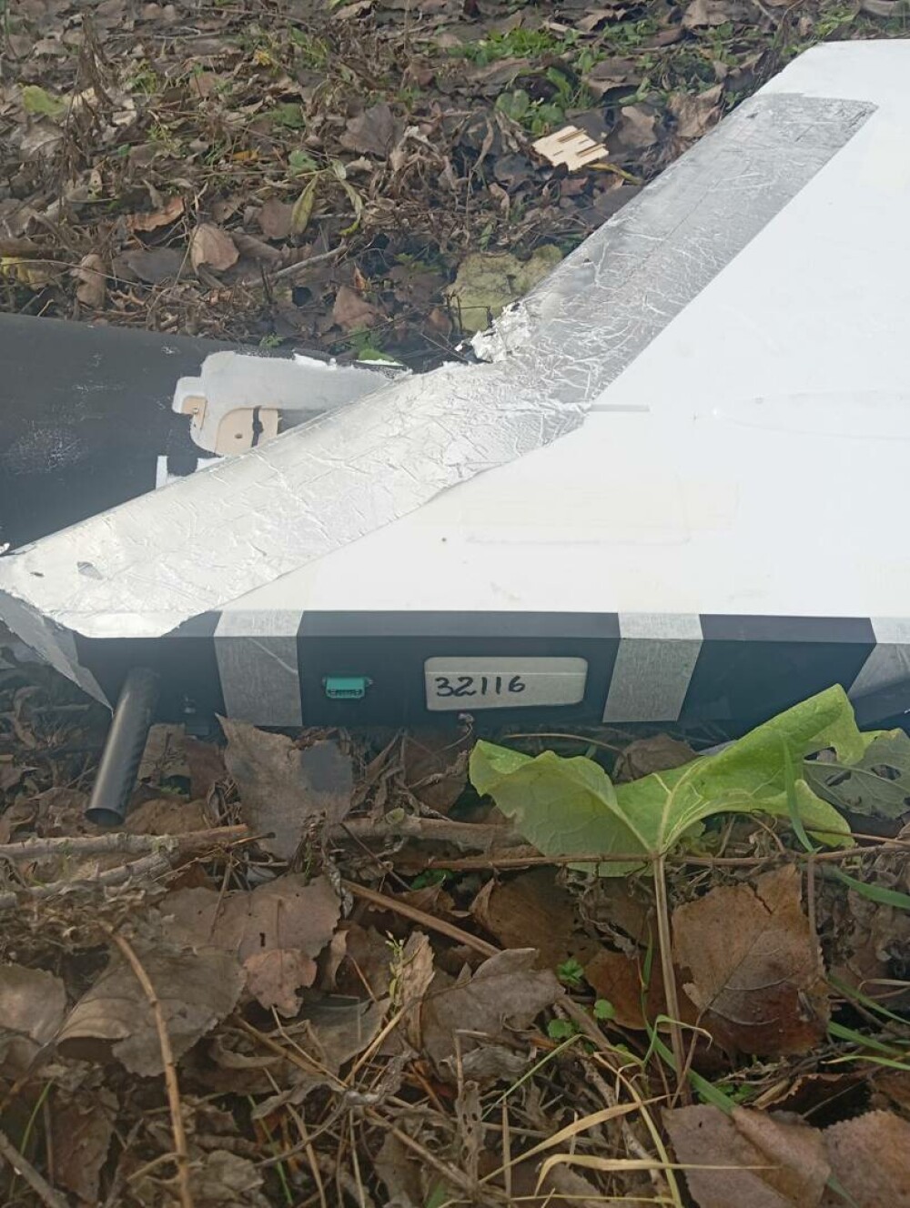 Drone rusești pe teritoriul României. Moșteanu: O dronă a fost găsită prăbușită în județul Vaslui. Primele imagini - Imaginea 4