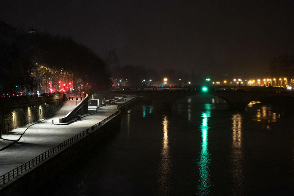 Parisul, sub ninsoare. Capitala Franței a fost cuprinsă de o furtună de zăpadă | GALERIE FOTO - Imaginea 2