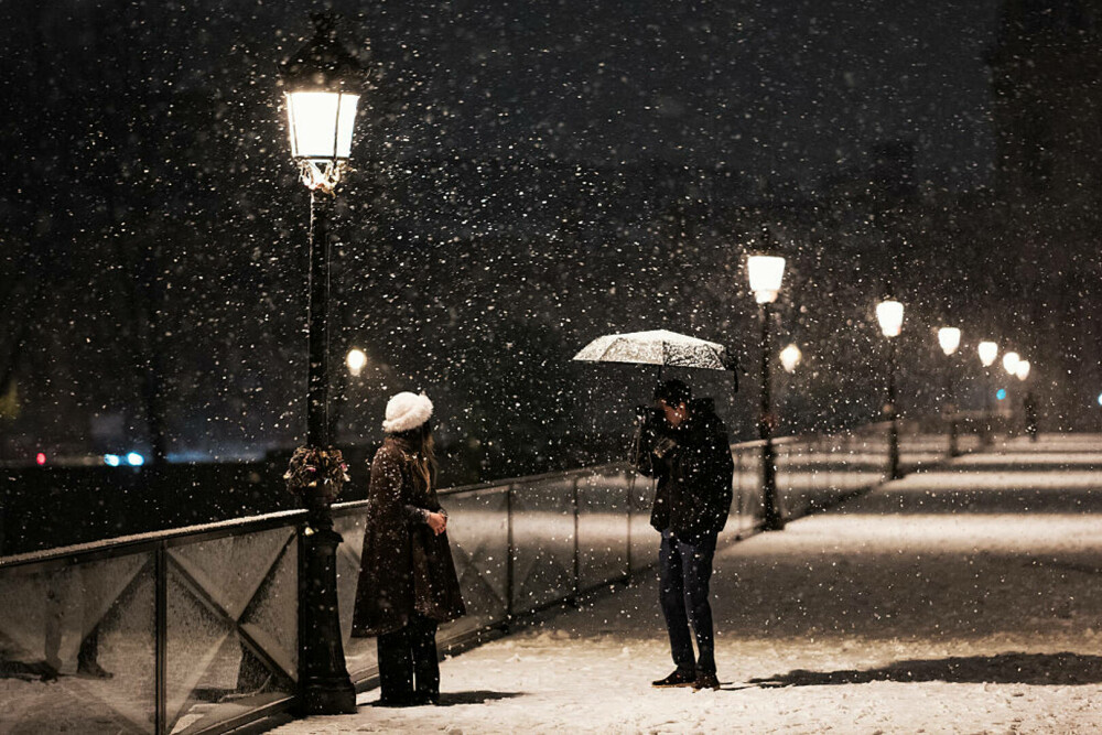 Parisul, sub ninsoare. Capitala Franței a fost cuprinsă de o furtună de zăpadă | GALERIE FOTO - Imaginea 18