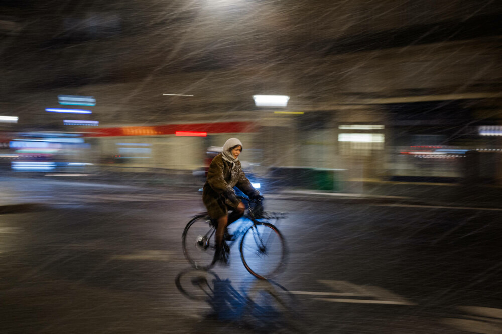 Parisul, sub ninsoare. Capitala Franței a fost cuprinsă de o furtună de zăpadă | GALERIE FOTO - Imaginea 21